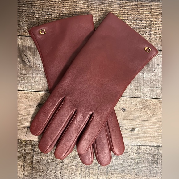 Coach Rich Burgundy Sheep Leather Tech Gloves - Picture 1 of 5